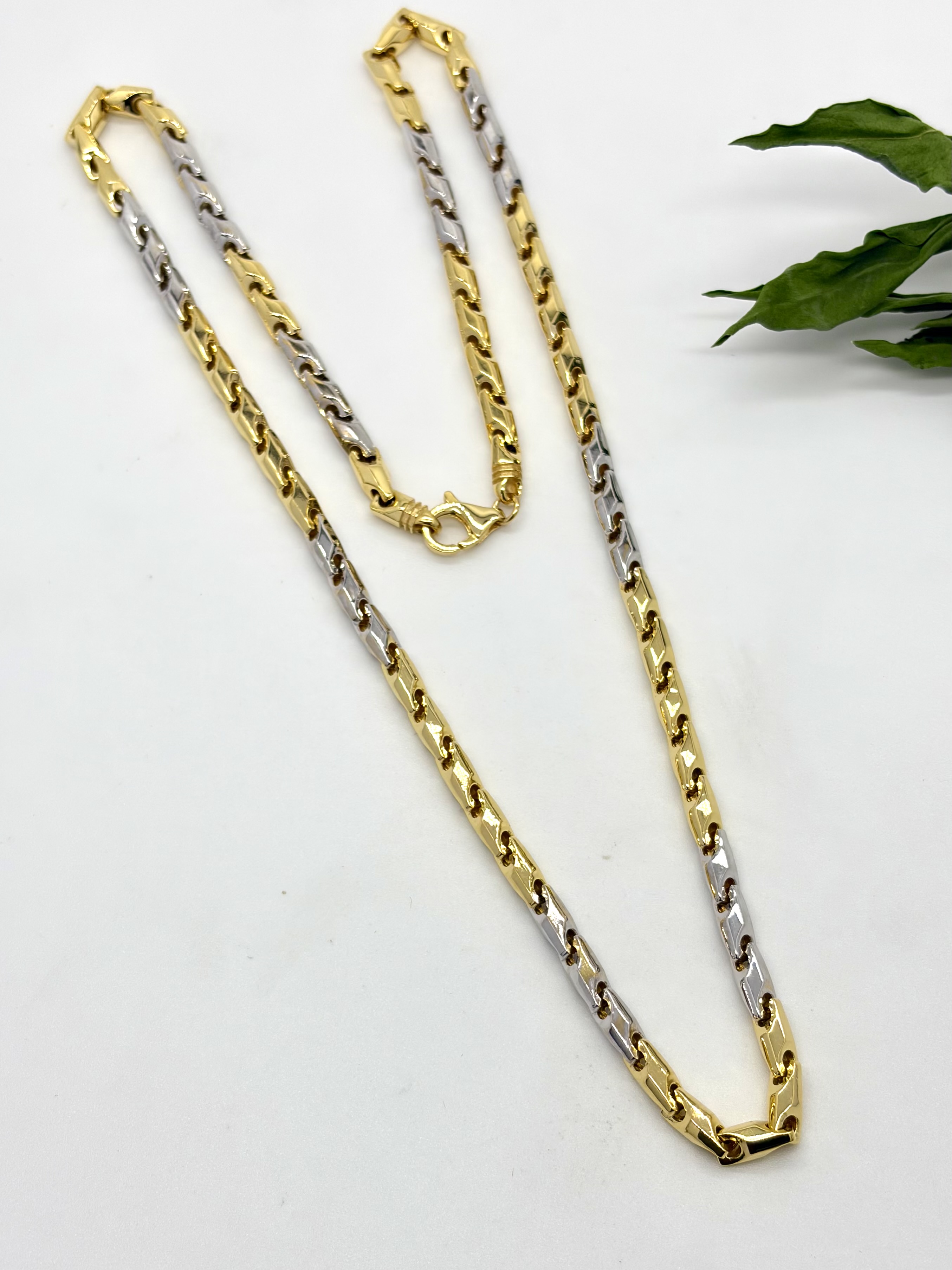 Design 19 — Italian chains