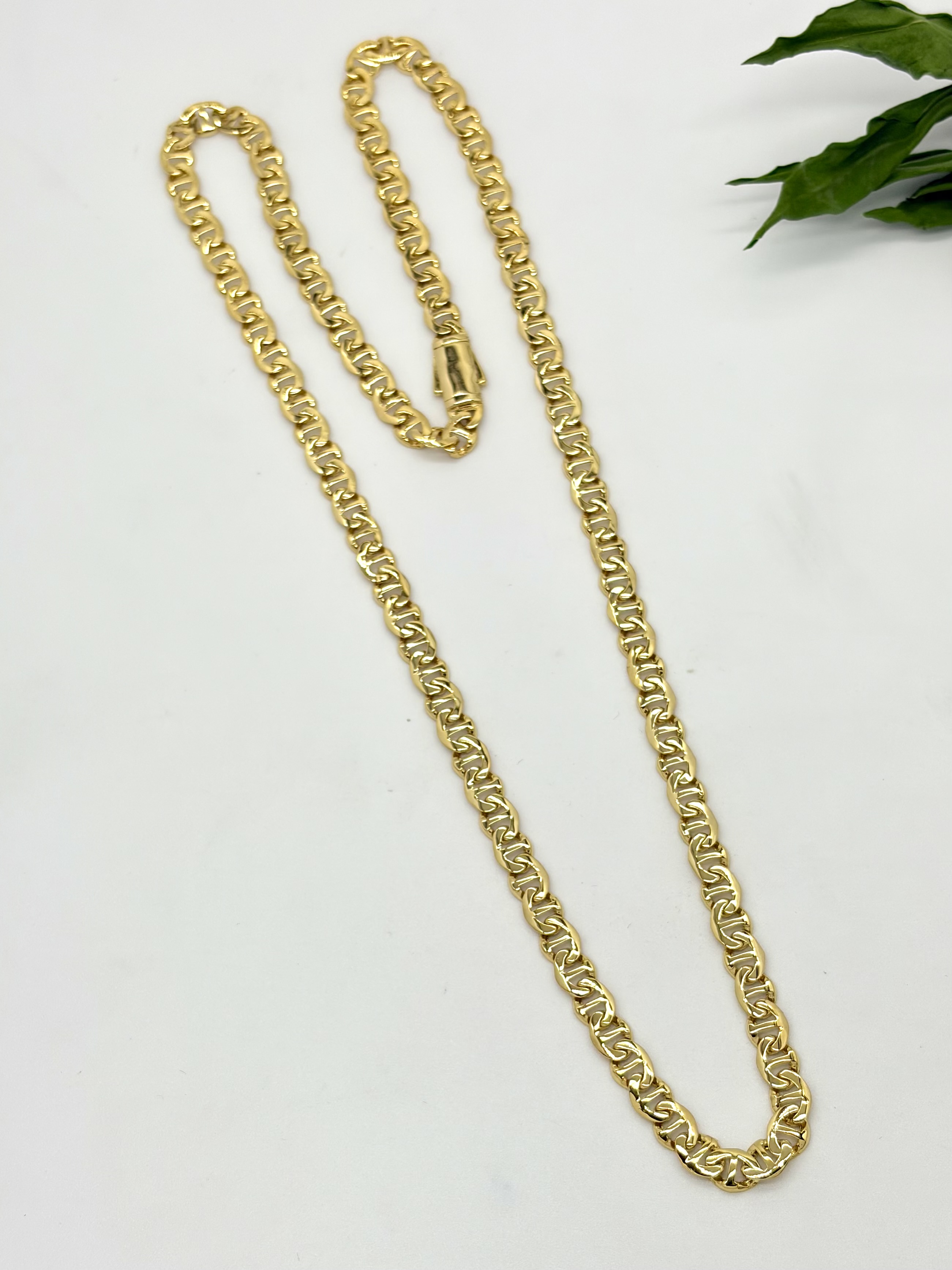 Design 18 — Italian chains