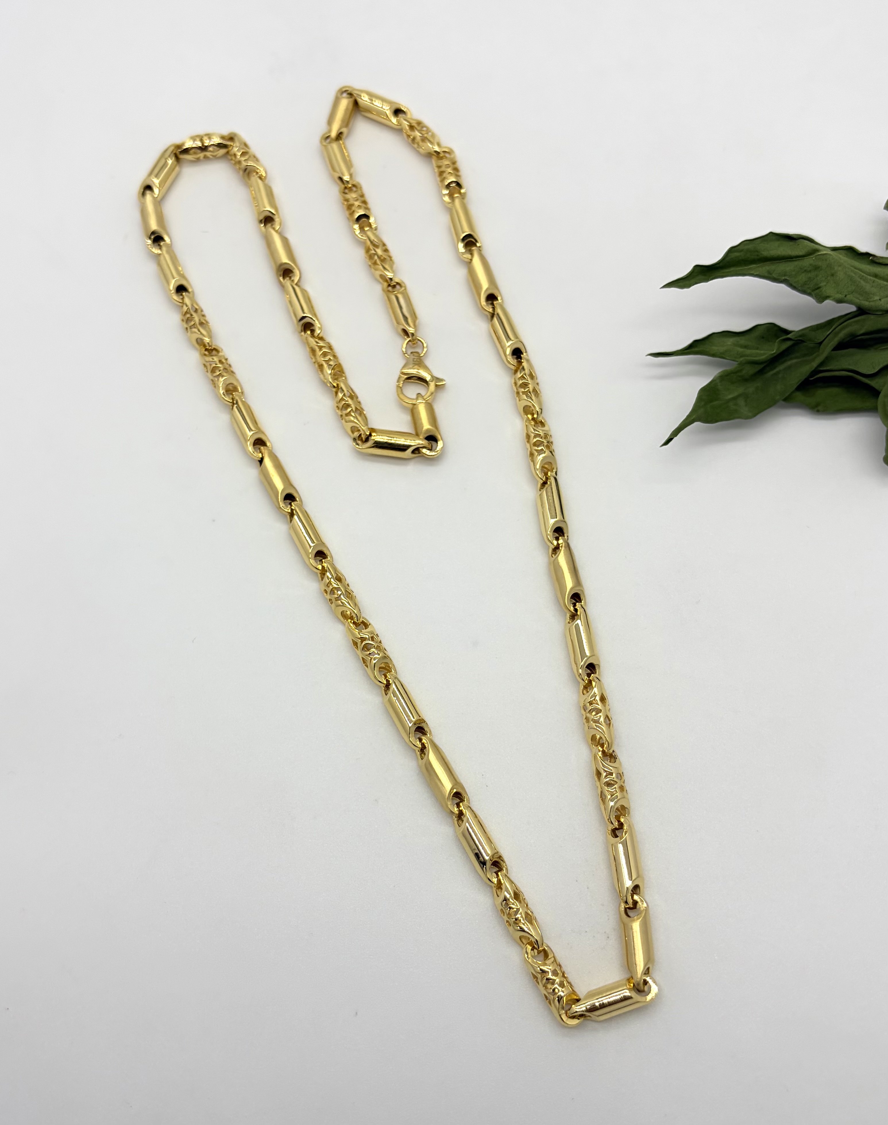 Design 8 — Italian chains